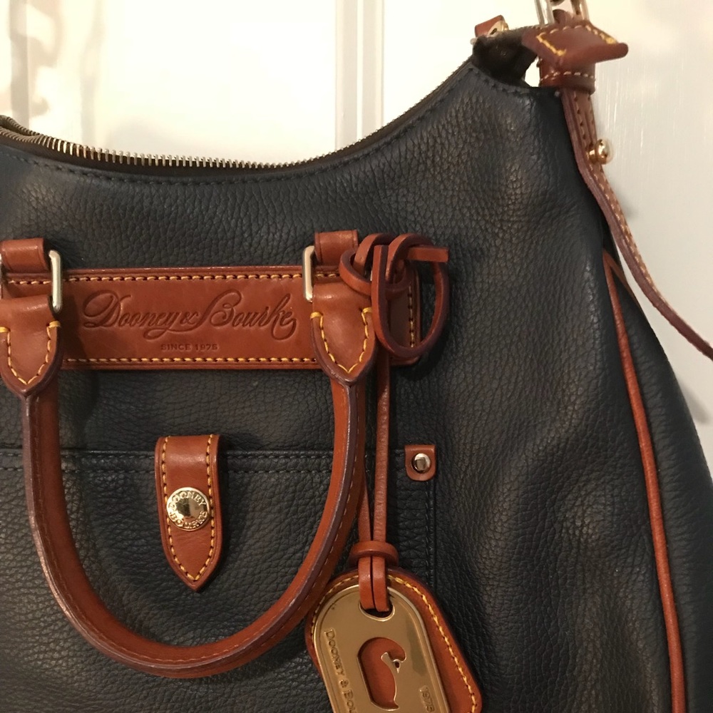 Dooney&Bourke 100% leather purse !